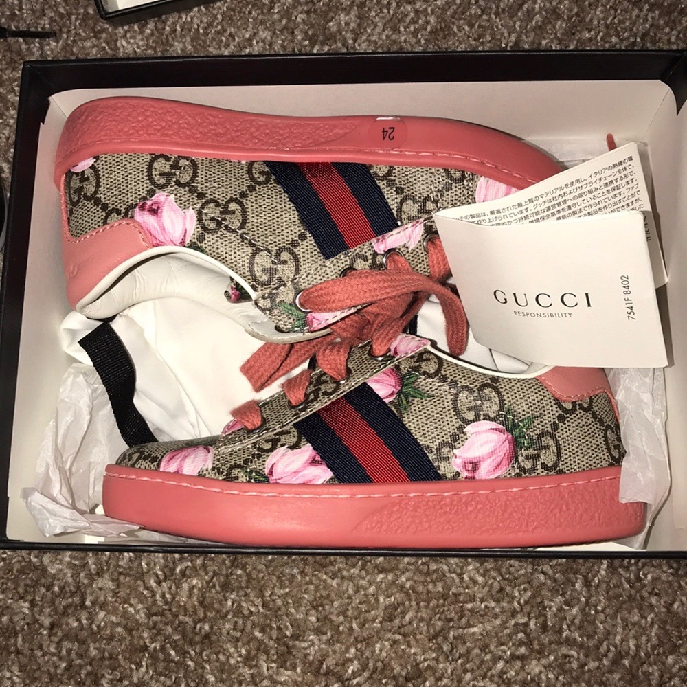 Pink Gucci Shoes